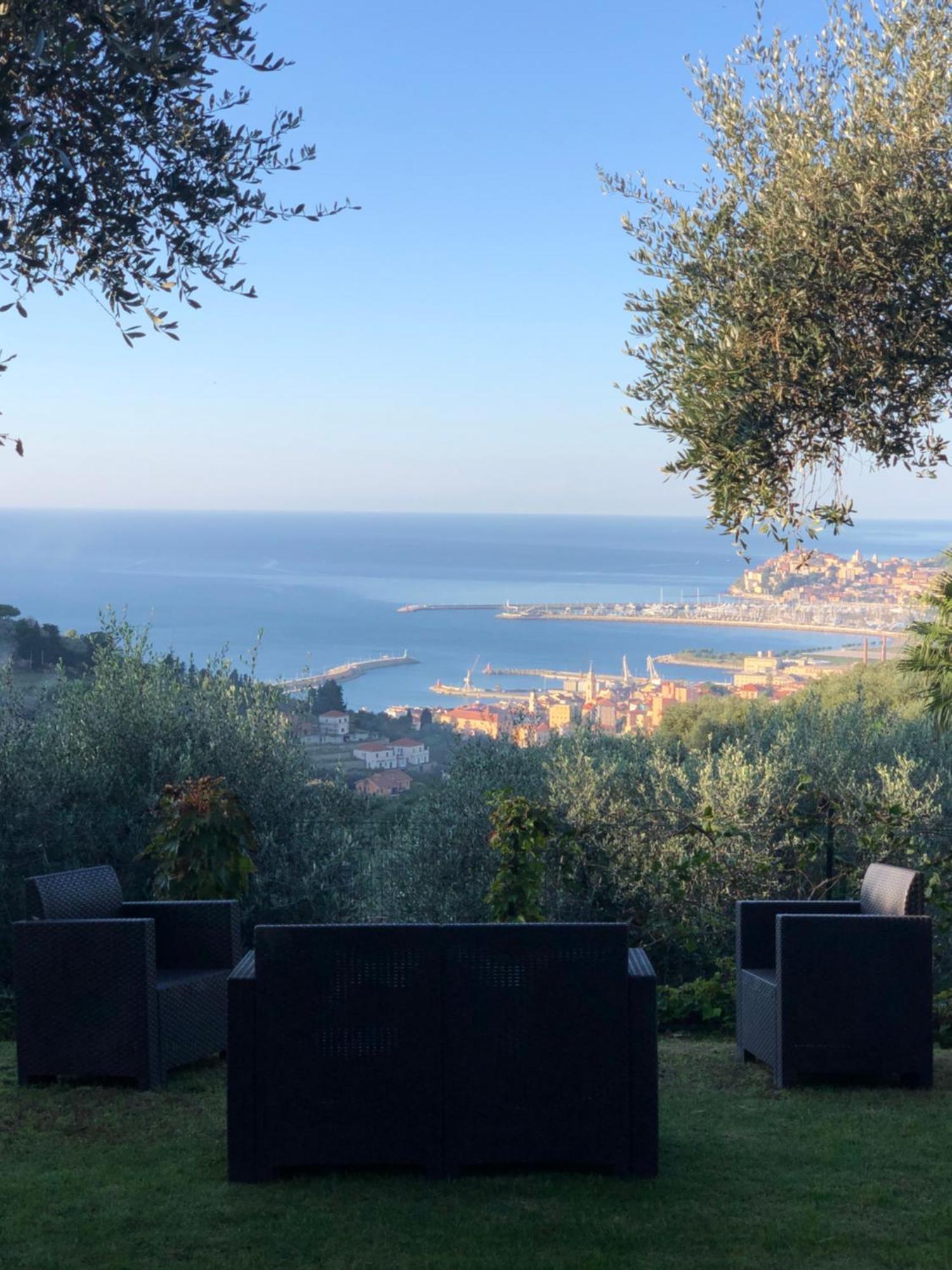 Le Jardin Sur Mer Avec Bike Et Mtb Tour Hotell Imperia Exteriör bild